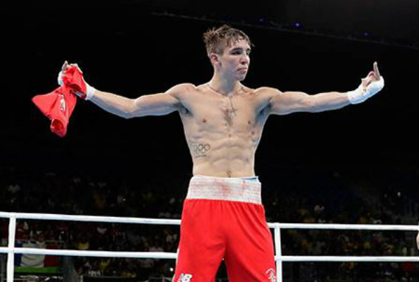Michael Conlan causó polémica durante los JO por hacer una seña a los jueces 