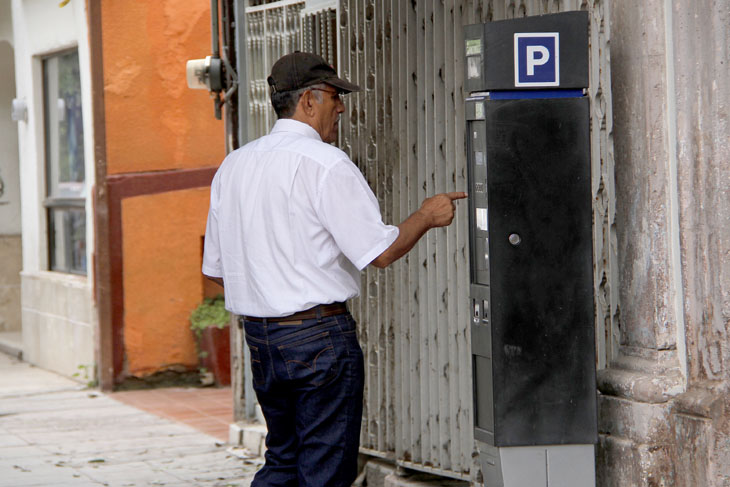 El cobro del estacionamiento quedará en 5 pesos por hora y 85 pesos la multa.