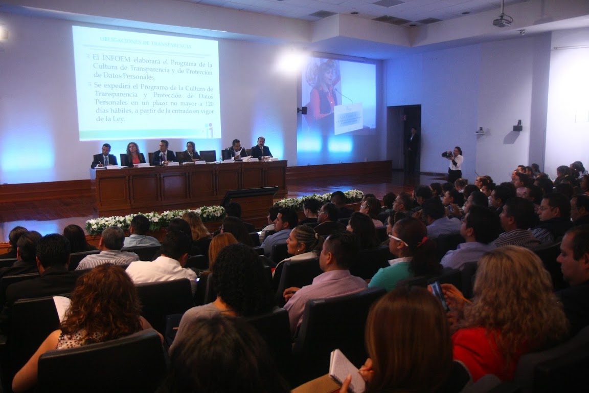 Constantemente el Infoem capacita a funcionarios públicos.