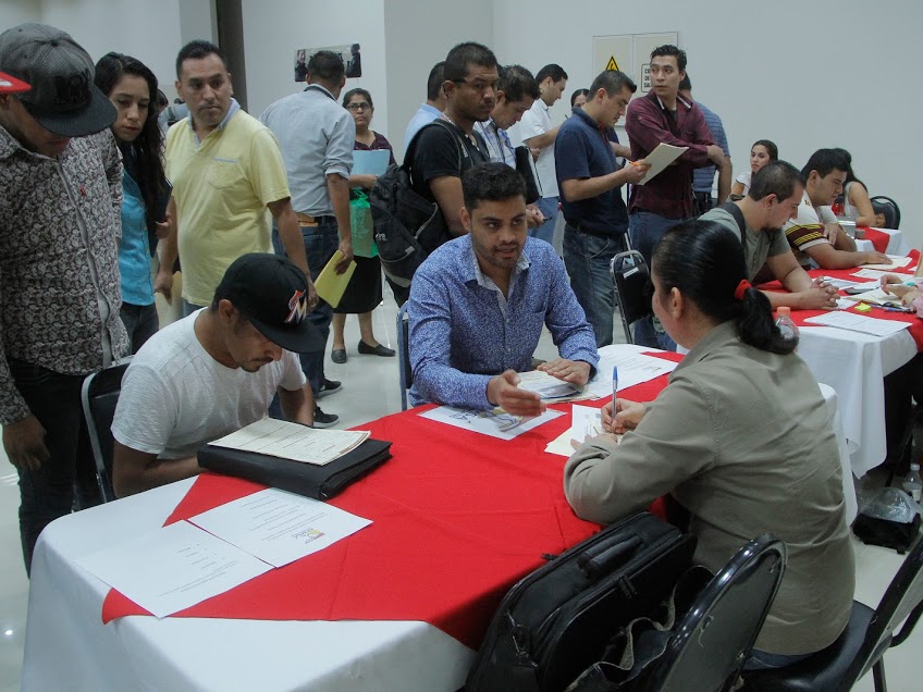 Se realizó en Gómez Palacio la Feria del Empleo 2016.