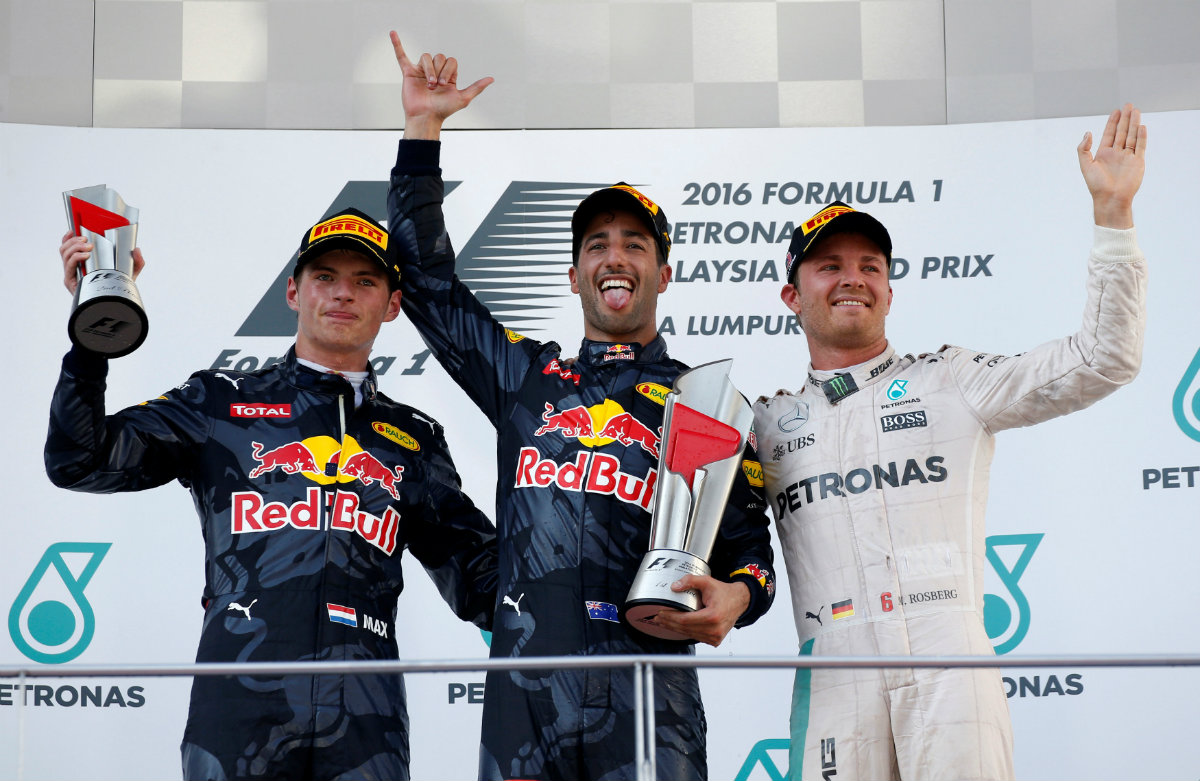 Ricciardo (1), Verstappen (2) y Rosberg (3), el podio en Malasia