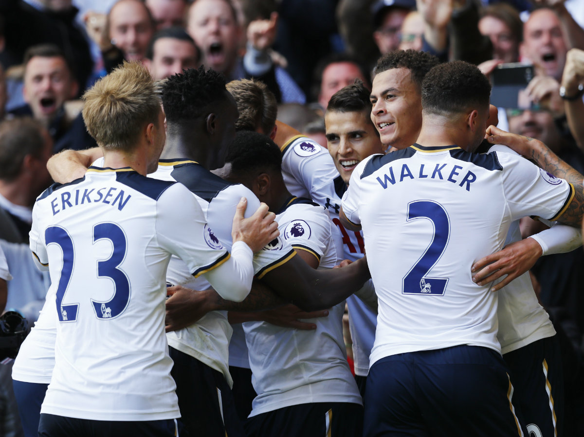 Tottenham le brindó a los Celestes su primer derrota