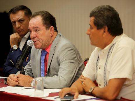 Armando Navarro, presidente de los Charros, fue quien dio el anuncio de los nuevos integrantes 