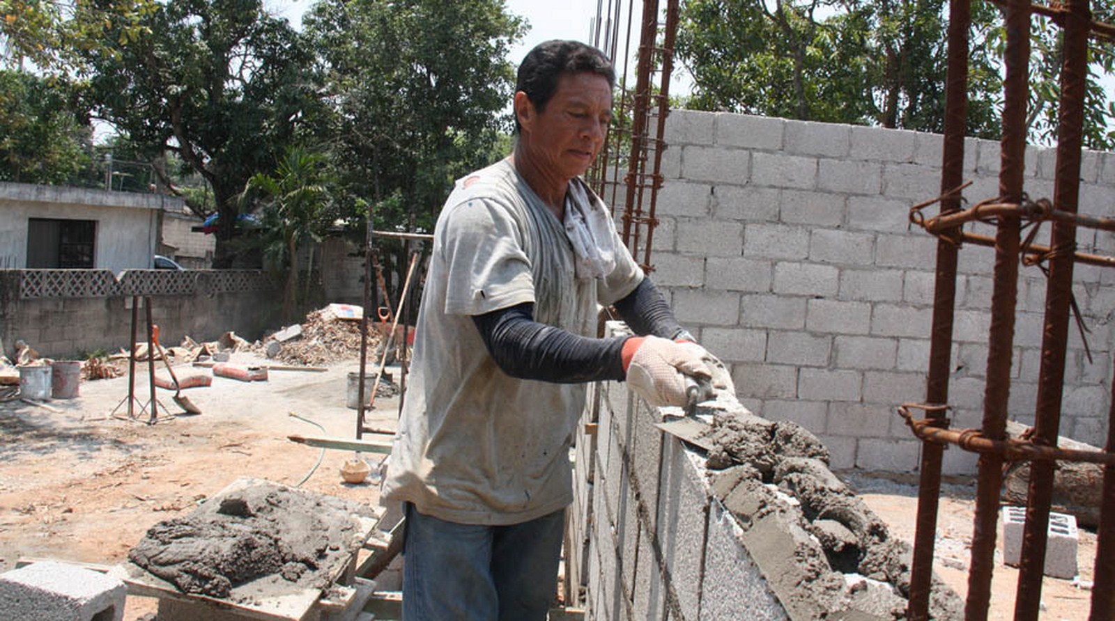 Obreros en construcción. 