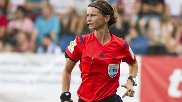 La juez de línea, Lucie Ratajova