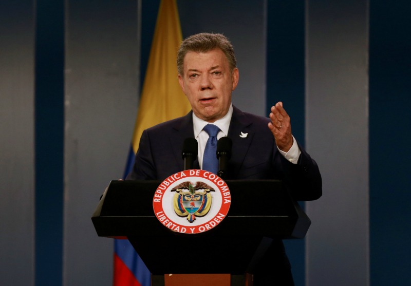 La paz la vamos a alcanzar, reiteró Santos tras su reunión con los promotores del "No" en Colombia.
