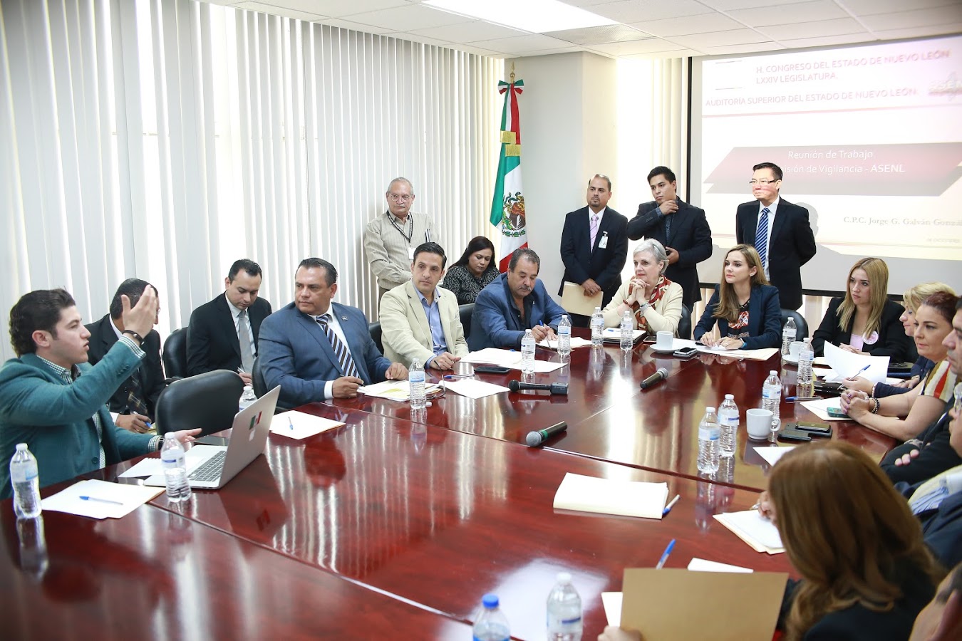 En la investigación se informó que aún no se encuentra al proveedor de los cobertores.