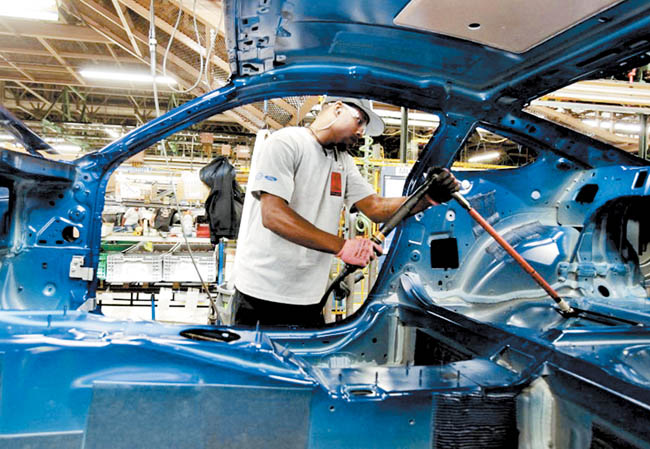 México está inserto en las grandes cadenas de valor, especialmente en la industria automotriz: BM. 
