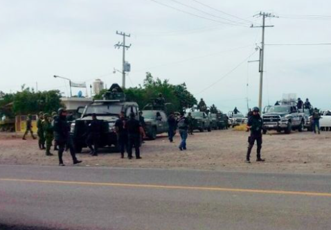 Durante el operativo fue detenido un sujeto en posesión de armas a bordo de un Porsche. 