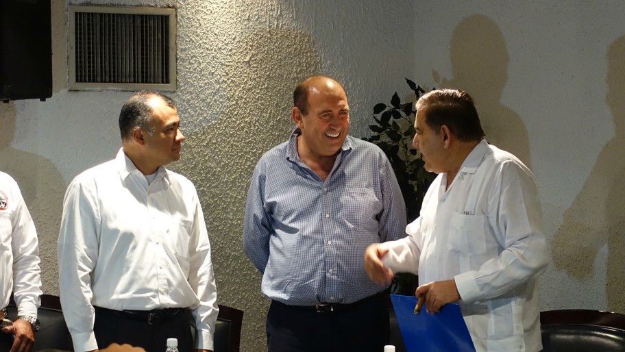 Rubén Moreira, Gobernador de Coahuila, aseguró que la extensión del arancel para acero es positiva para el Estado.