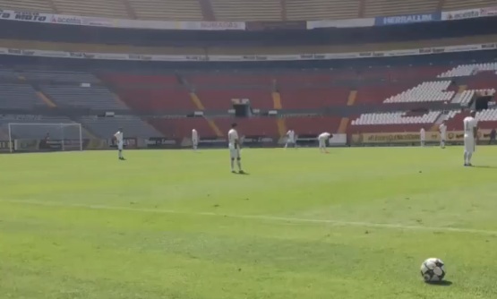 Leones Negros volvió a conocer el triunfo en casa