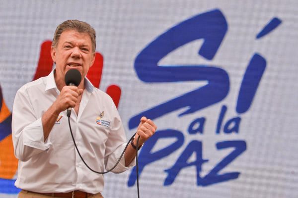 El presidente de Colombia, Juan Manuel Santos, ganó el premio nobel de la Paz.