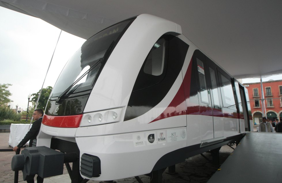 Una réplica del tren es expuesta en Guadalajara