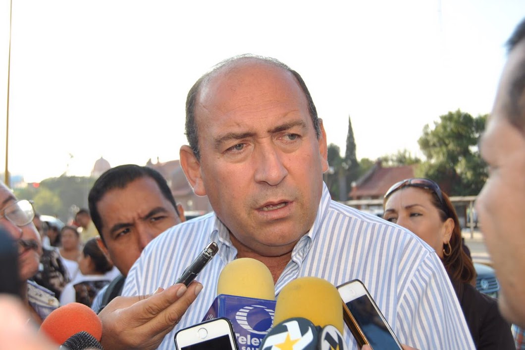 Rubén Moreira, Gobernador de Coahuila, se manifestó en contra de la legalización del porte de armas.
