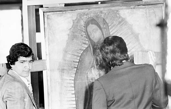 El 12 de octubre de 1976 se realizó el traslado de la imagen guadalupana a su nueva sede. 