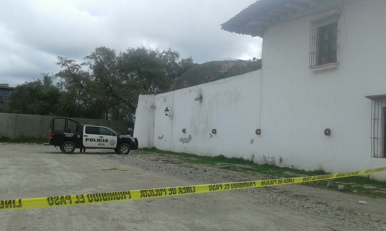 Encuentran un muerto en Hacienda Santín, Toluca.