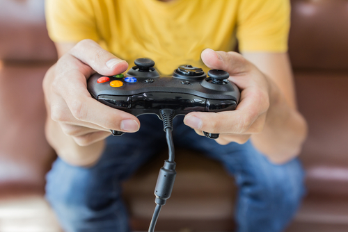 La medida china busca prohibir a los menores jugar videojuegos entre las 12 de la noche y las 8 de la mañana. 