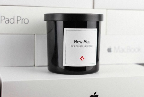 La vela "New Mac" promete un olor similar al de una computadora recién sacada de la caja. 