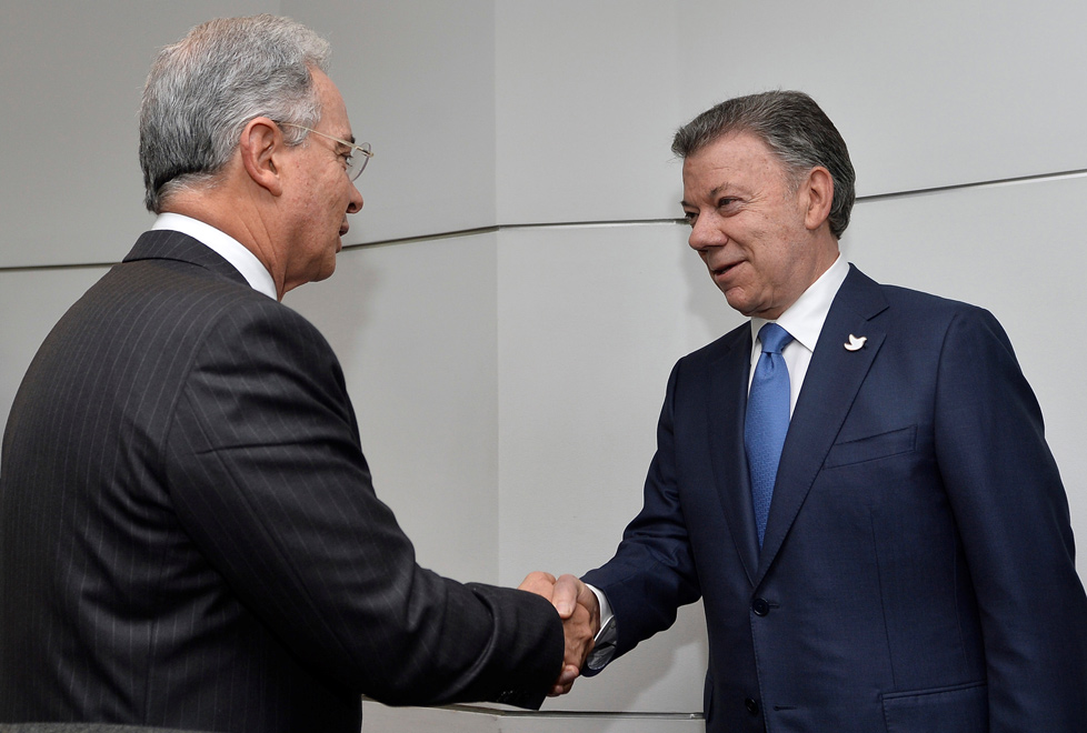 Álvaro Uribe entregó sus ajustes al texto de los acuerdos firmados y dijo que el presidente Santos “expresó disposición”.