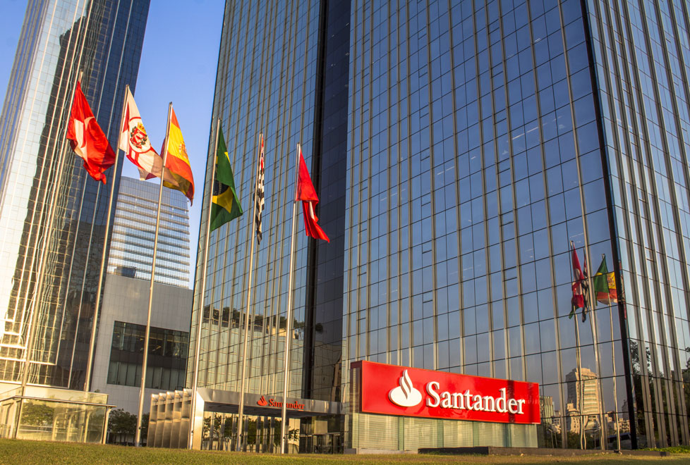 Este año, Santander ha destinado recursos al financiamiento de proyectos de infraestructura en México y da impulso a Pymes.