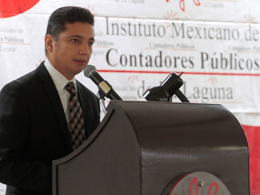 Jorge Martínez Iracheta, coordinador del Instituto Mexicano de Contadores Públicos de La Laguna.