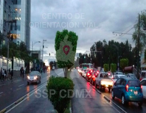 El Centro de Orientación Vial de la Ciudad de México reportó un severo embotellamiento por los actos vandálicos.