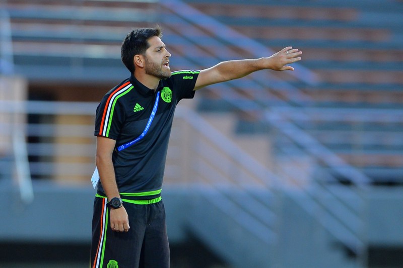Christopher Cuellar, entrenador del Tri femenil 
