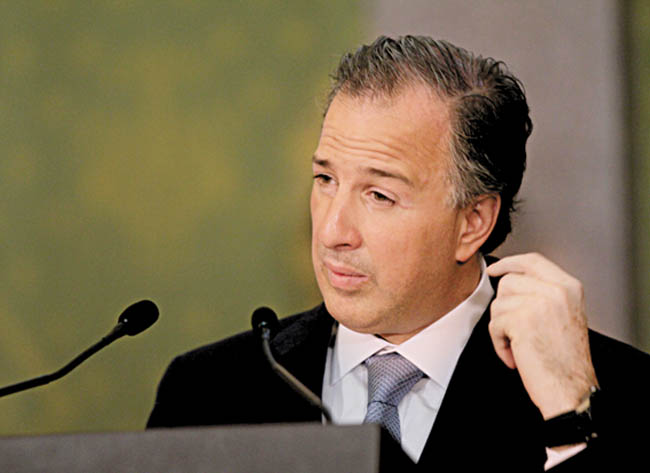 El titular de Hacienda, José Antonio Meade, rechazó la sugerencia. 