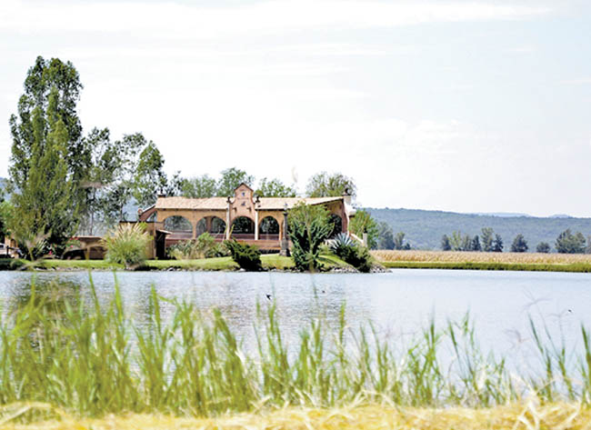 Una de las construcciones de la finca. 