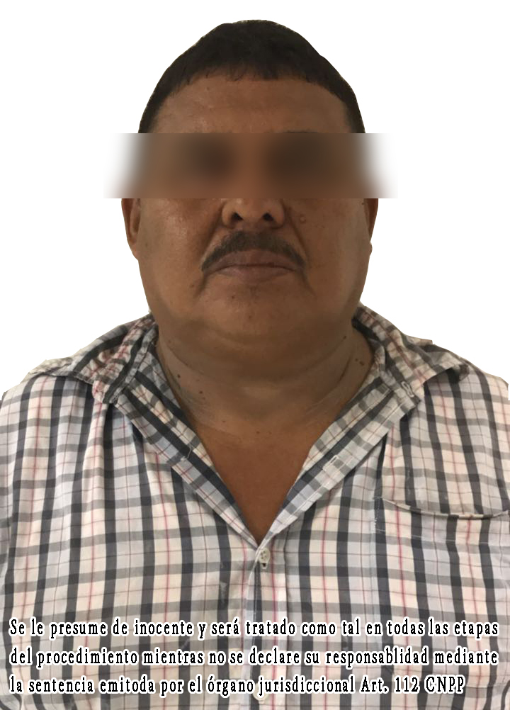 Al detenido le fueron aseguradas dos armas, así como droga.