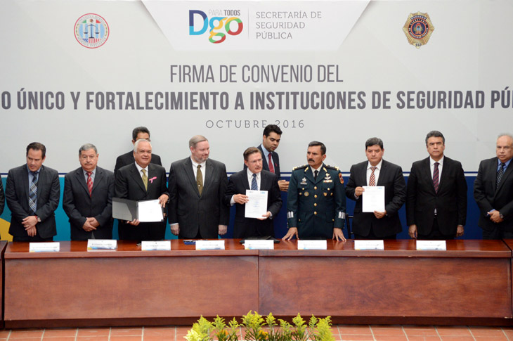 El Cónsul de Estados Unidos, Timothy P. Zúñiga-Brown y el Gobernador de Durango, José R. Aispuro, firmaron convenio en materia de seguridad.