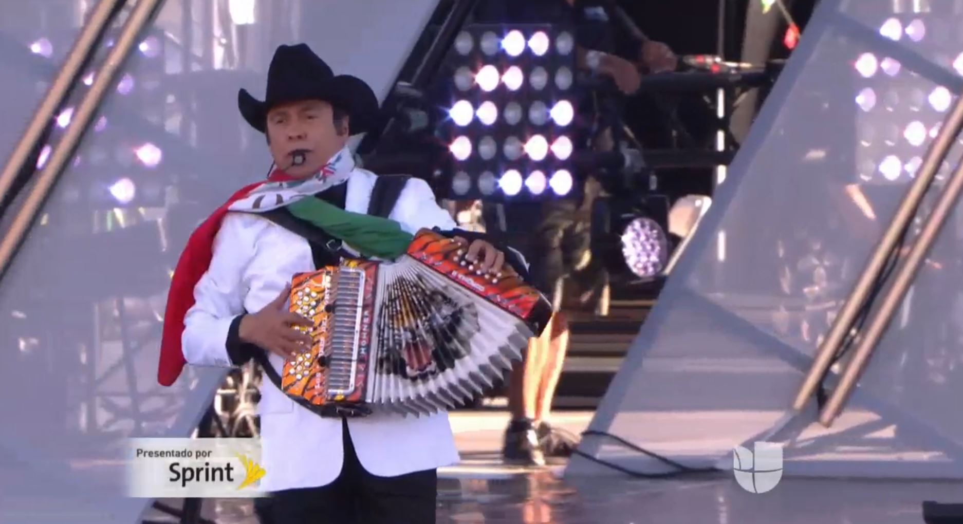Los Jefes de Jefes dieron inicio al concierto. 