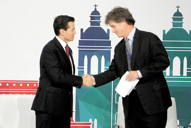El mandatario federal inauguró la 72 asamblea de la Sociedad Interamericana de Prensa. 