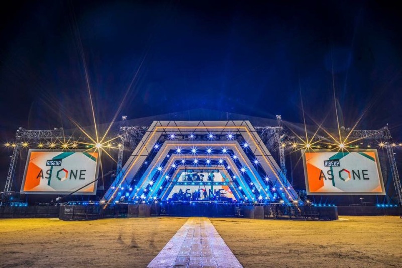 Todo está listo para recibir en el escenario a cientos de visitantes. 
