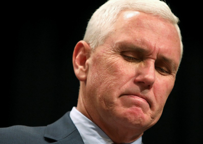 Debería haber graves consecuencias para Rusia o cualquier nación interfiriera en la privacidad o la seguridad de Estados Unidos", dijo Pence. 