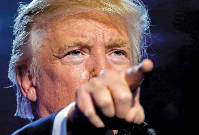 Donald Trump durante un acto electoral ayer con un grupo hindú republicano en Edison, New Jersey.
