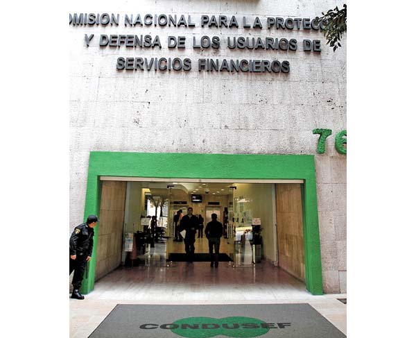 La comisión detalla cómo operan estos defraudadores.