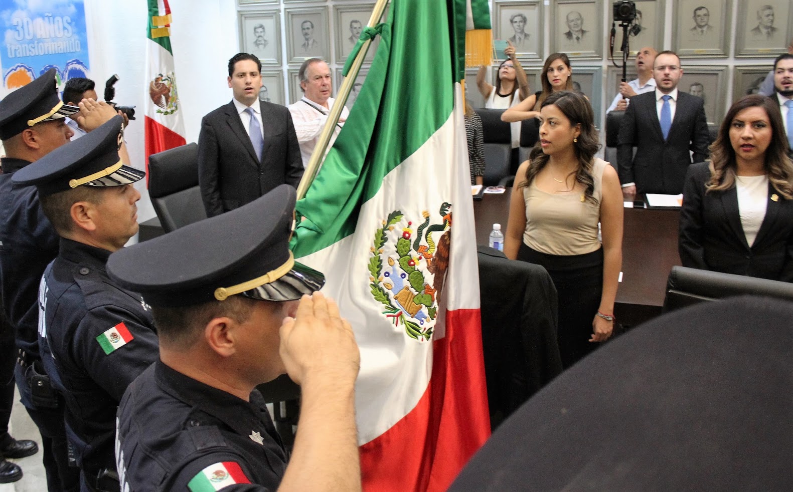 El alcalde de San Pedro brindó su primer informe de Gobierno. 
