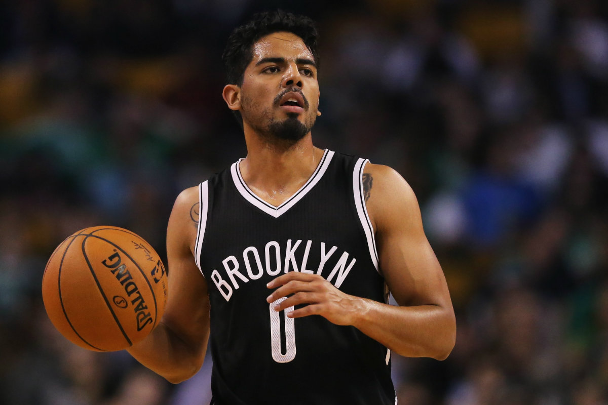 Jorge Gutiérrez durante un partido de pretemporada contra Celtics