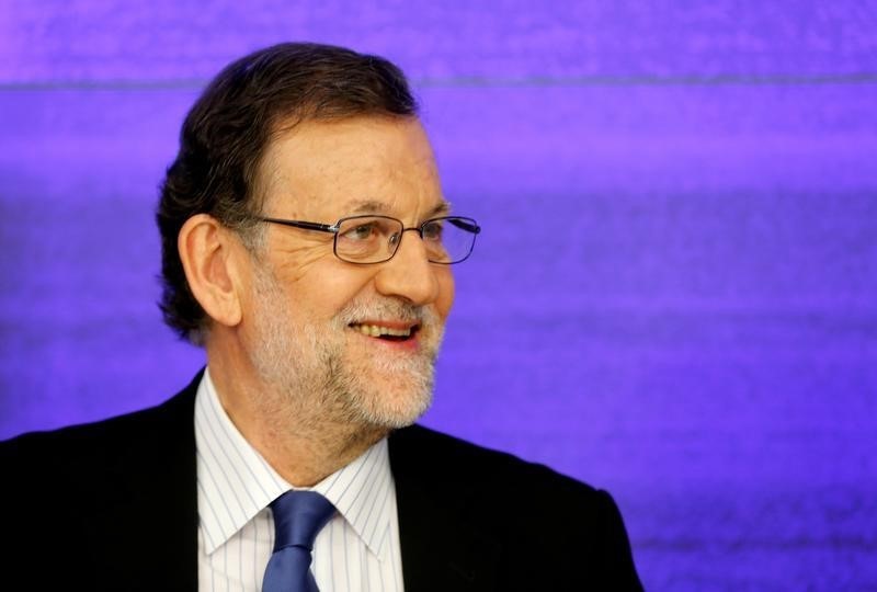 Rajoy durante una reunión del comité ejecutivo en la sede de su partido un día después de las elecciones generales del 27 de junio de 2016.