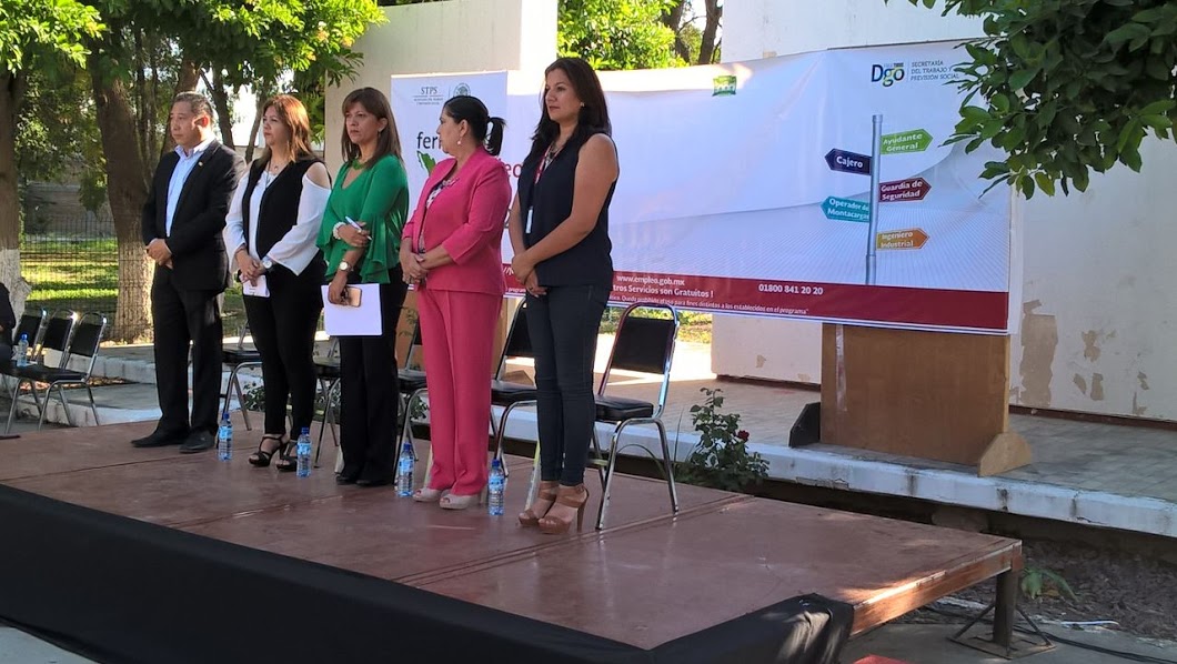 En Lerdo, arrancó la cuarta feria del empleo, con una oferta de 550 vacantes.