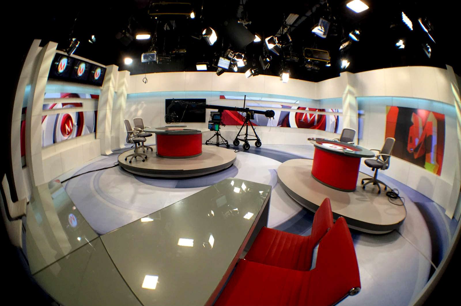 Hacemos lo que nos gusta; es decir, el mejor periodismo por televisión en el país. 