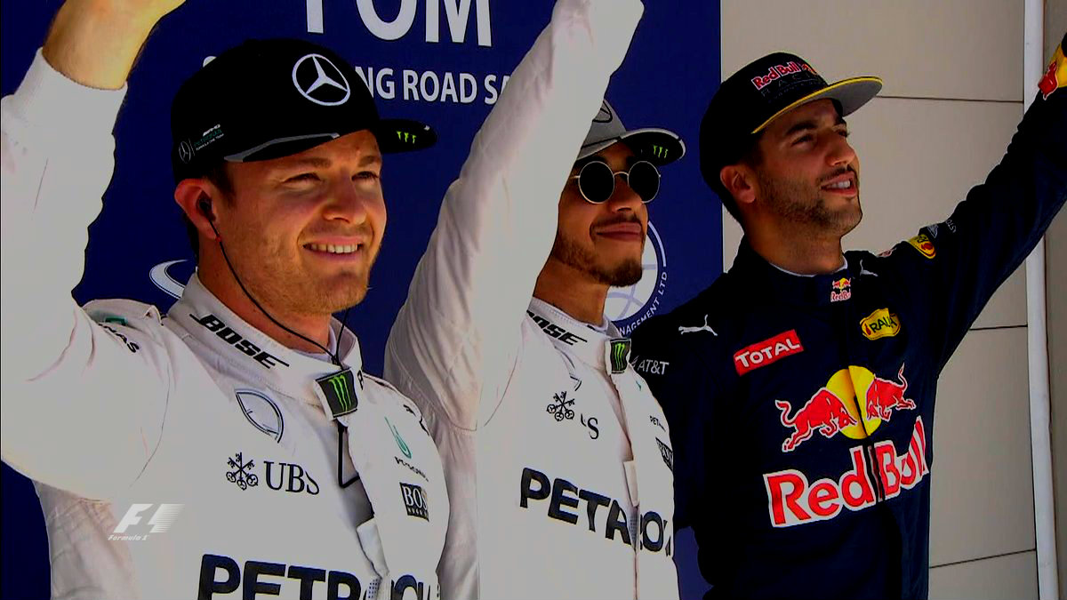 Lewis Hamilton (Mercedes) se llevó la pole; Rosberg (Mercedes) y Ricciardo (Red Bull) completaron el top 3