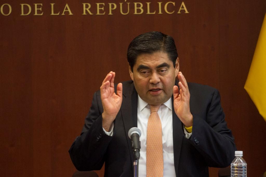 Miguel Barbosa Huerta, coordinador del PRD en el Senado.