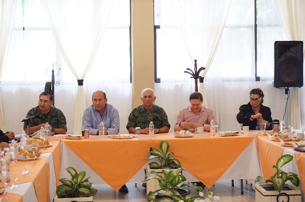 Reunión de seguridad entre los gobiernos de Durango y Coahuila.