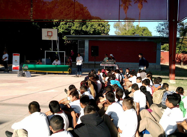 Con talleres culturales buscan inculcar la equidad de género en niños y jóvenes para la paz en Torreón.