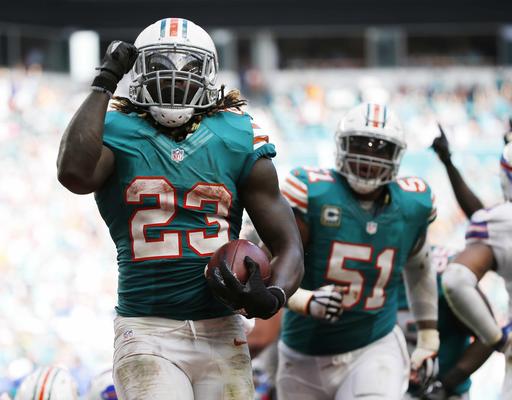 Jay Ayavi empató un récord de la NFL en la victoria de los Delfines