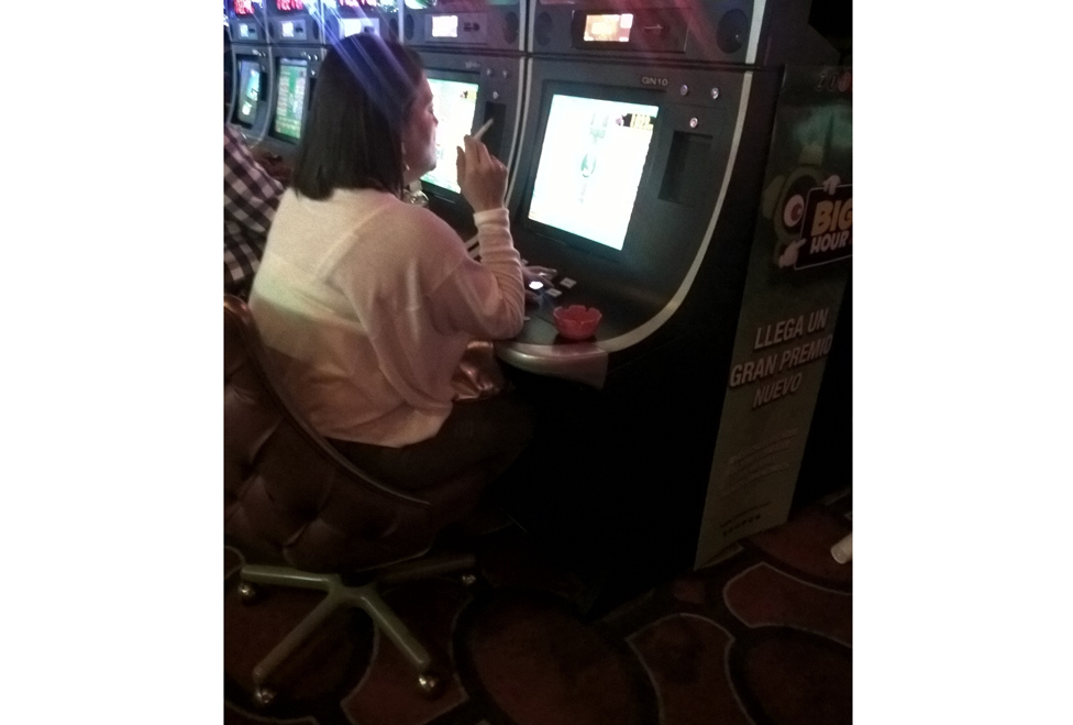 Los casinos volvieron a permitir a sus clientes violar el reglamento.