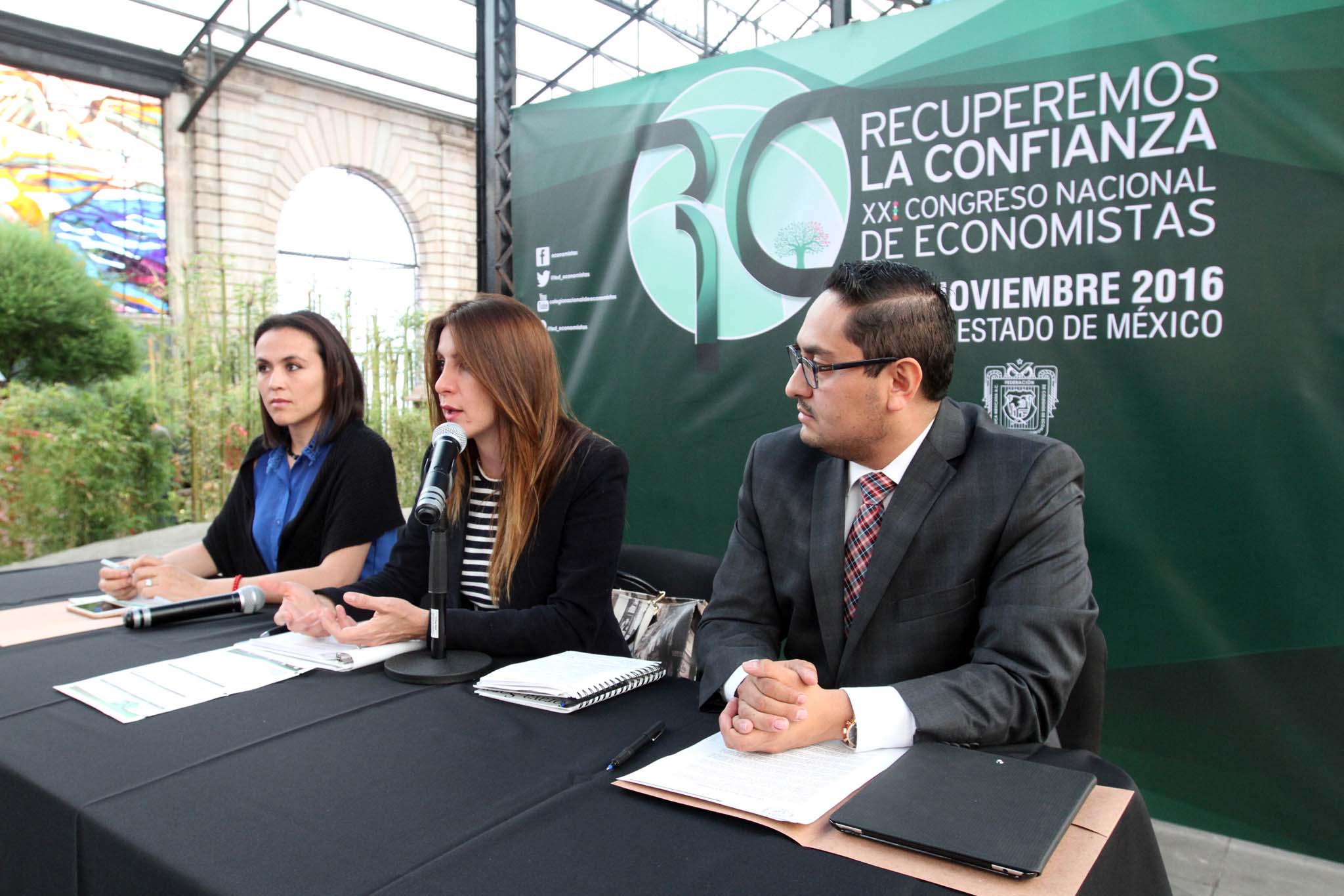 Conferencia de prensa para anunciar el congreso.