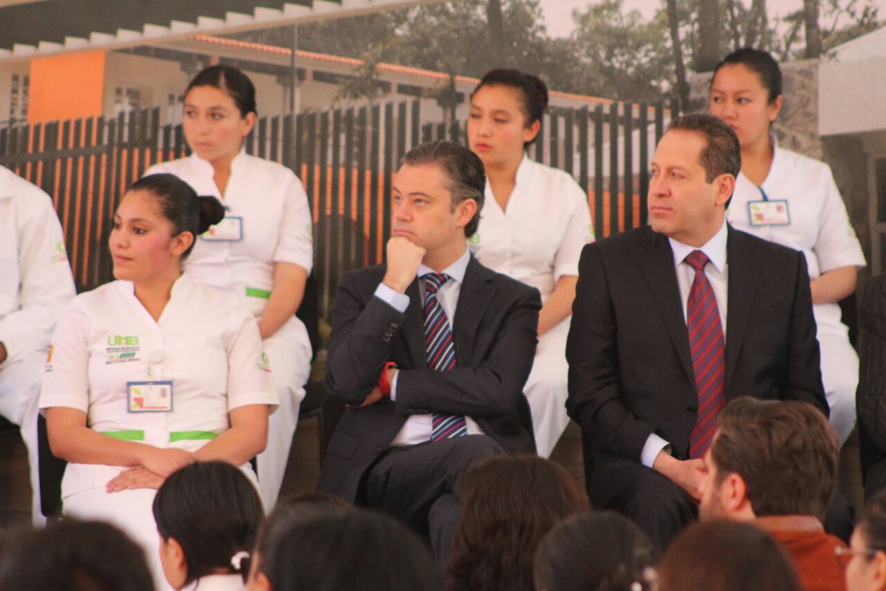 Eruviel Ávila estuvo acompañado del secretario de la SEP, Aurelio Nuño.
